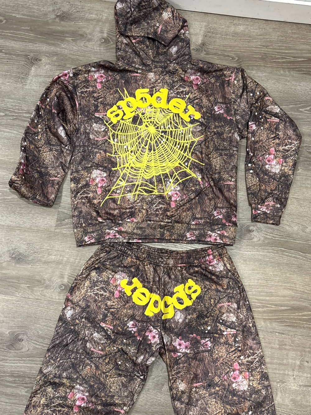 Sp5der Camp sweatsuit size large (baggy medium)